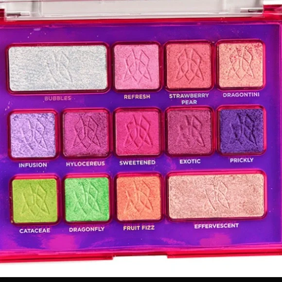 Clionadh Multichrome Shadow singles from the Dragonfruit Palette - Picture 2 of 4